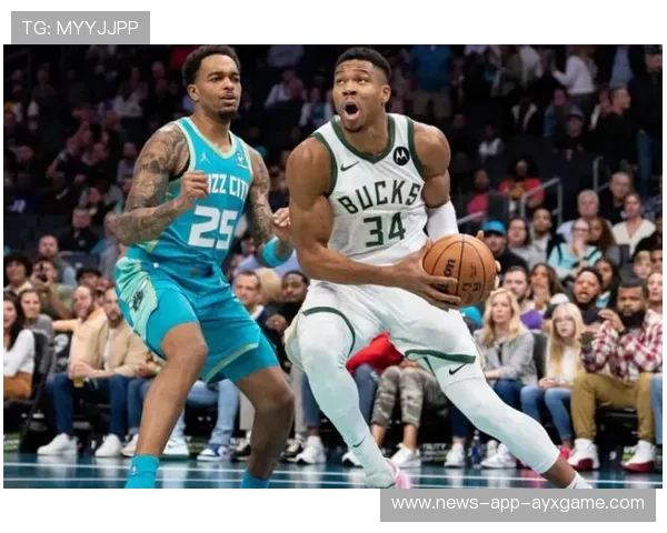 字母哥篮板二次得手,雄鹿完成防守转换