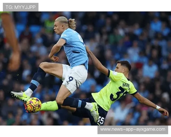 哈兰德飞身垫射破门，曼城整体运转完美